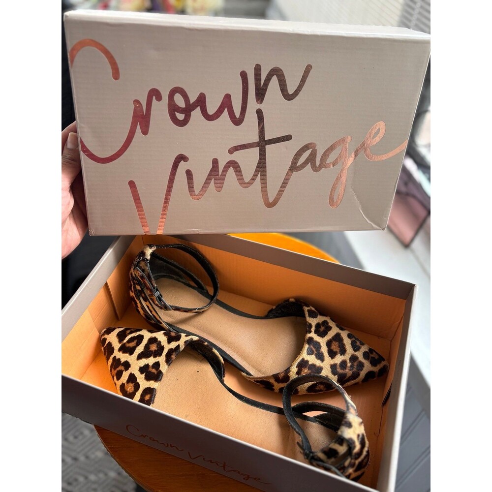 Crown Vintage pointed-toe D'Orsay flats with leopard print.